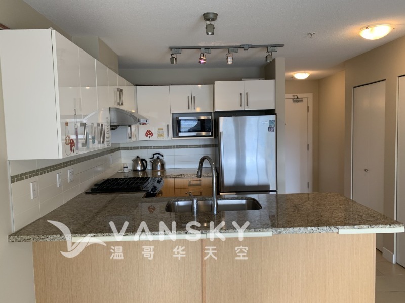250507090622_1 kitchen2.jpg